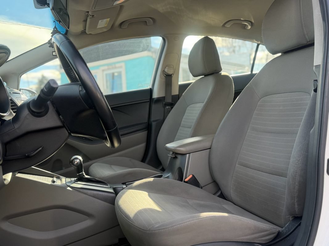 Used 2016 Kia Forte EX FWD image 9