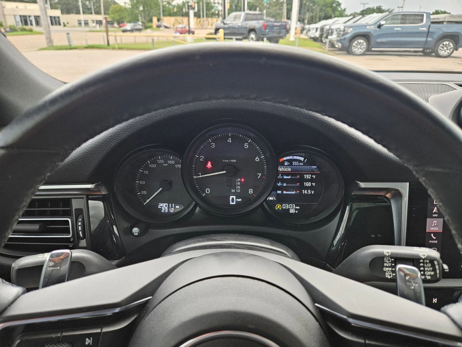 Used 2023 Porsche Macan AWD/4WD image 24