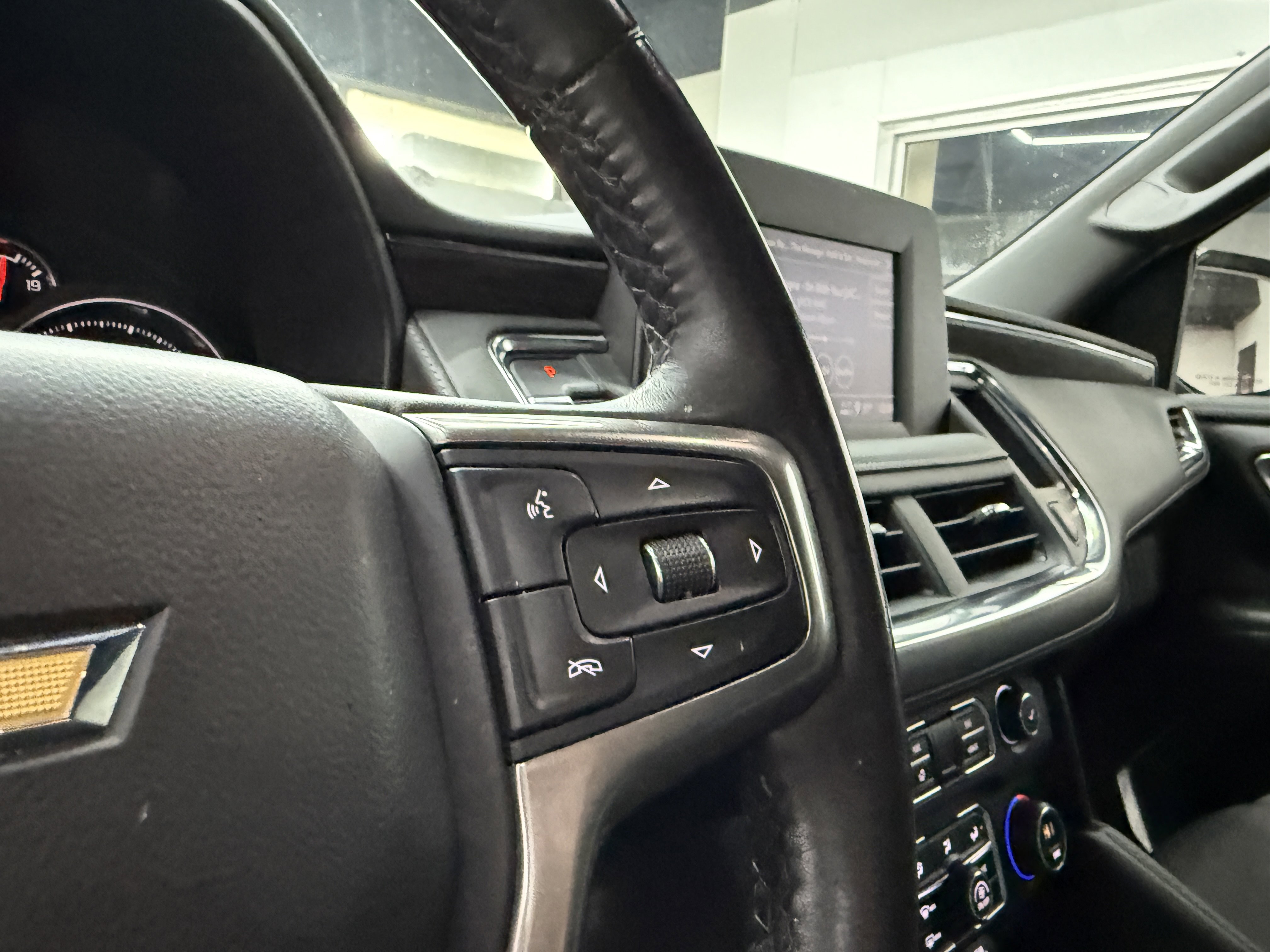 Used 2023 Chevrolet Tahoe LS image 16