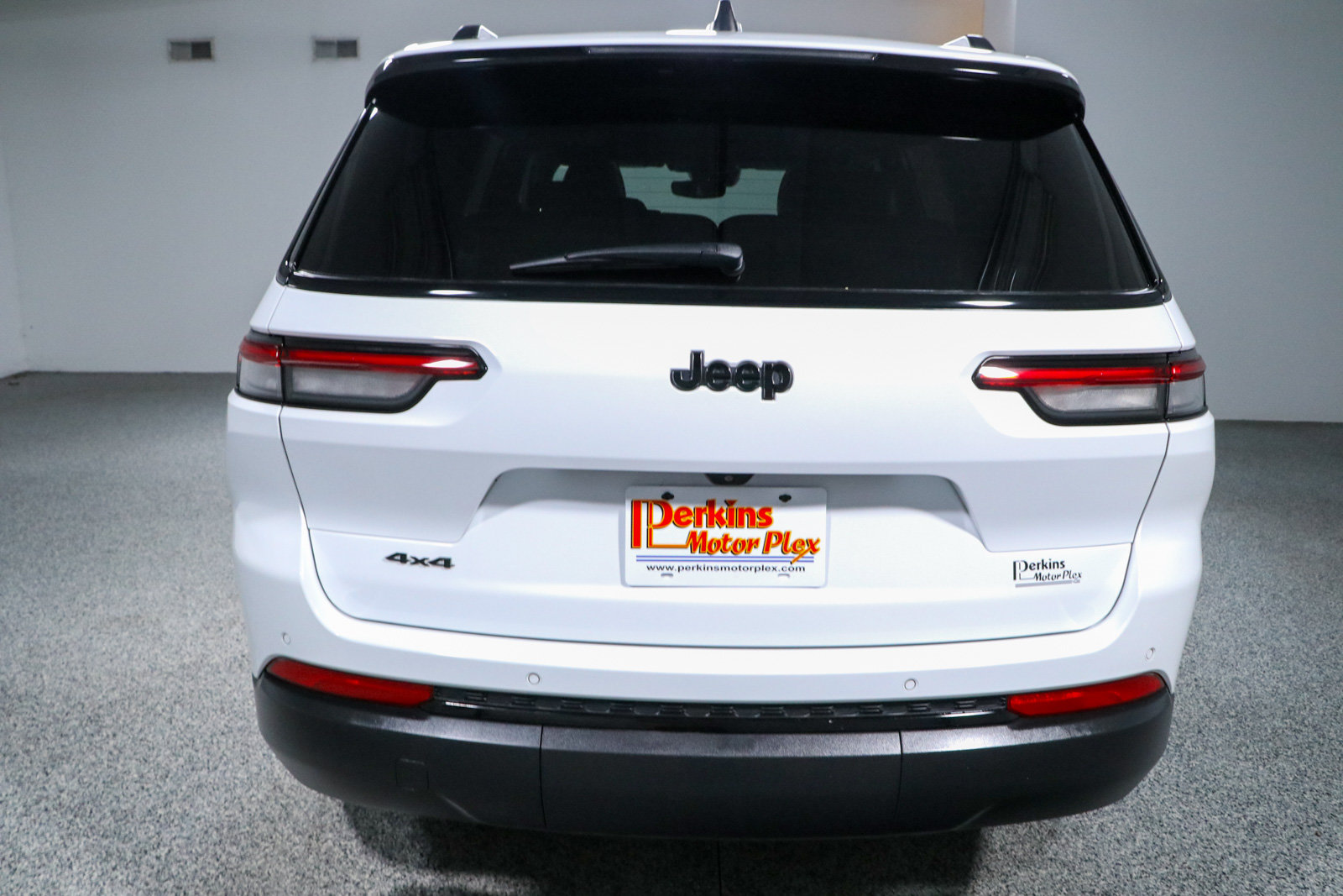 Used 2023 Jeep Grand Cherokee L Laredo AWD/4WD image 8