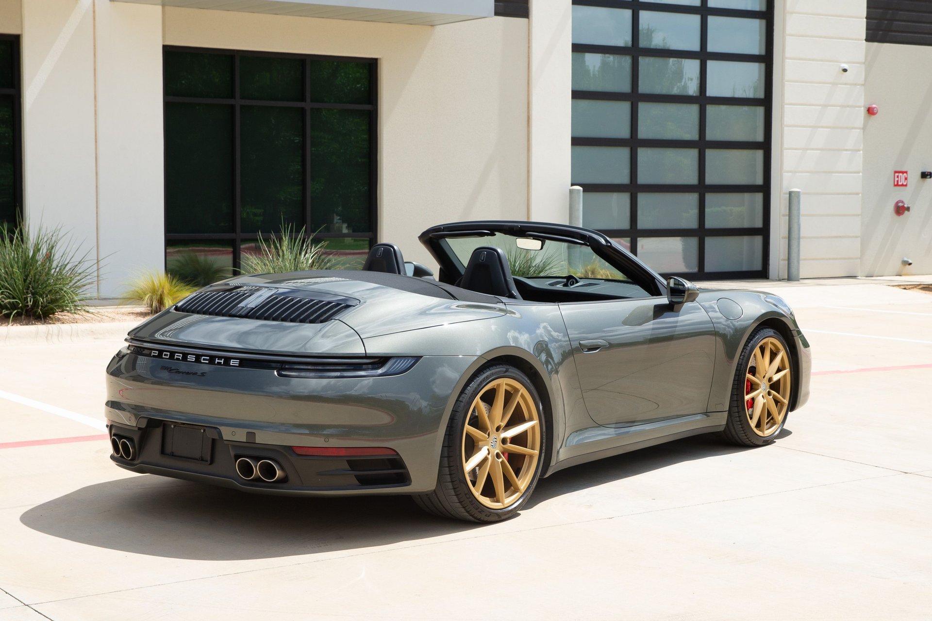 Used 2021 Porsche 911 Carrera S w/ Premium Package RWD image 10