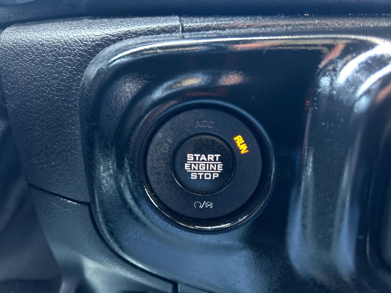 Used 2020 Jeep Wrangler Unlimited Sahara AWD/4WD image 17