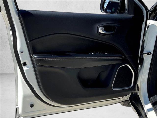 Used 2020 Jeep Compass Latitude FWD image 14