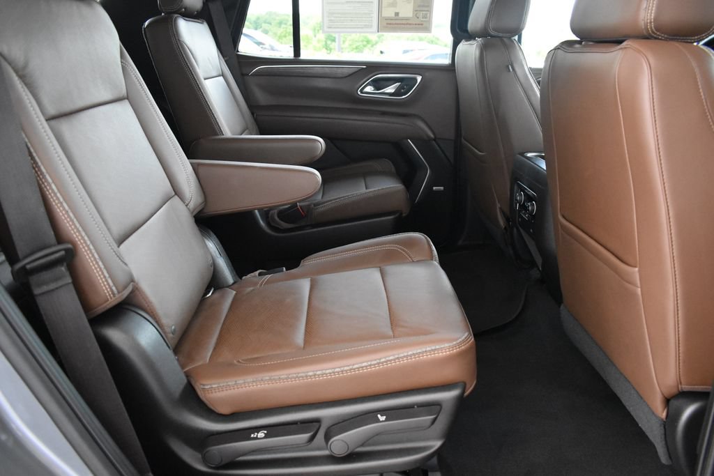 Used 2021 Chevrolet Tahoe High Country RWD image 15