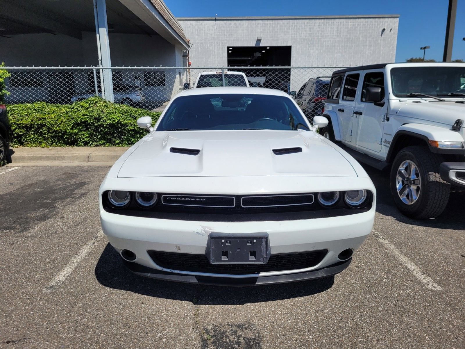 Used 2016 Dodge Challenger SXT RWD image 2