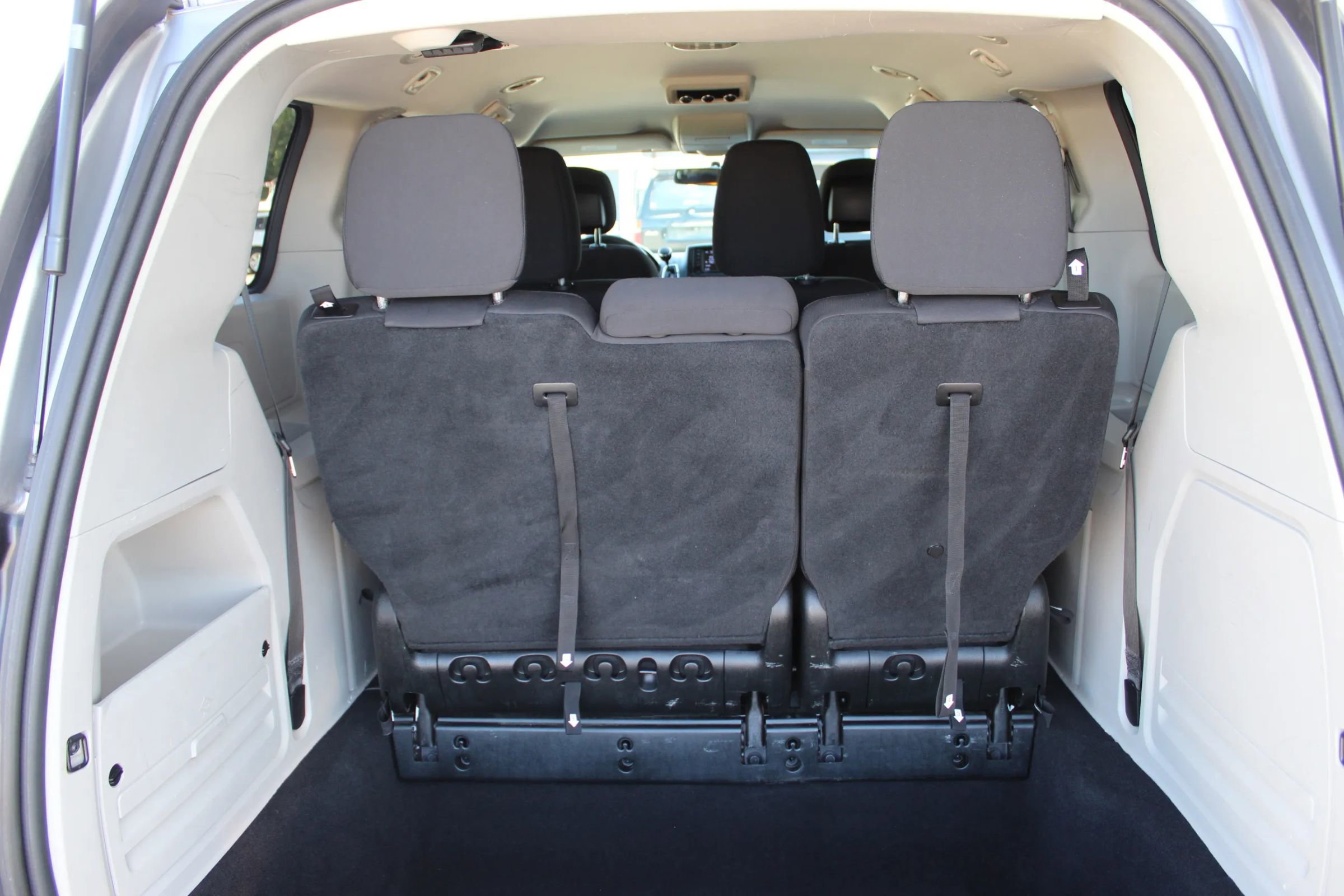 Used 2018 Dodge Grand Caravan SE image 17