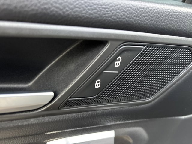 Used 2024 Volkswagen Tiguan S image 20