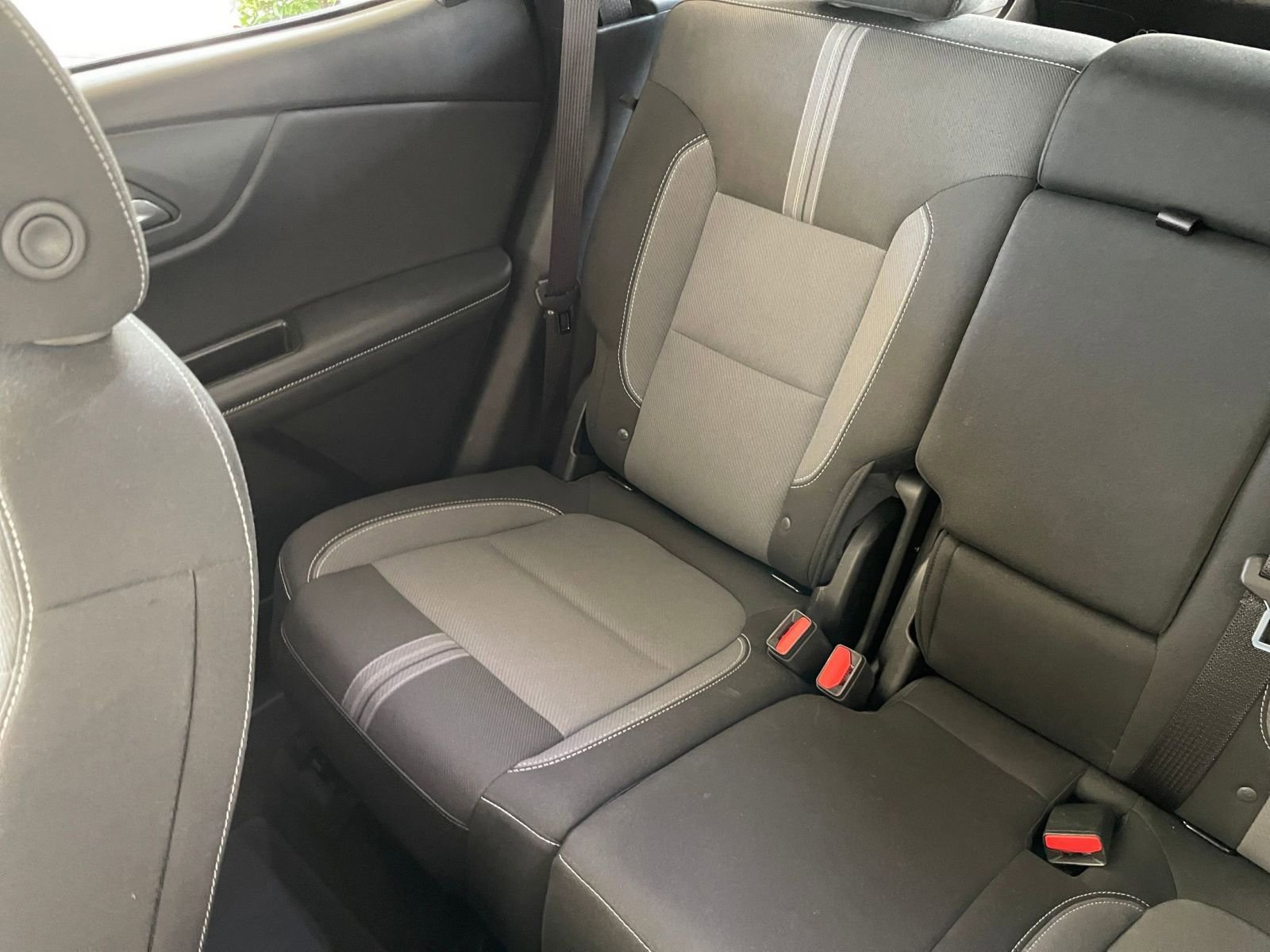 Used 2025 Chevrolet Blazer LT image 39