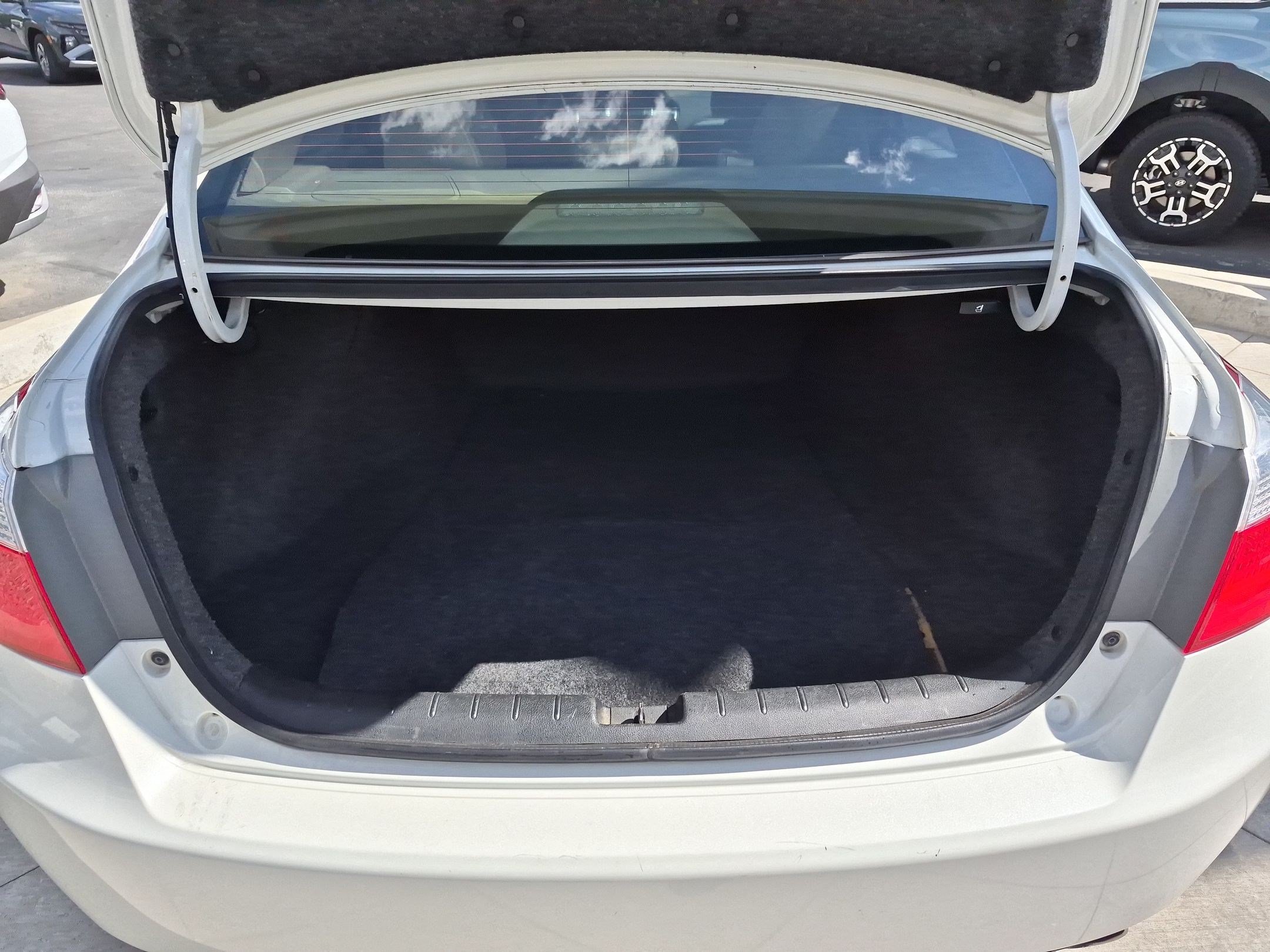 Used 2013 Honda Accord LX image 27