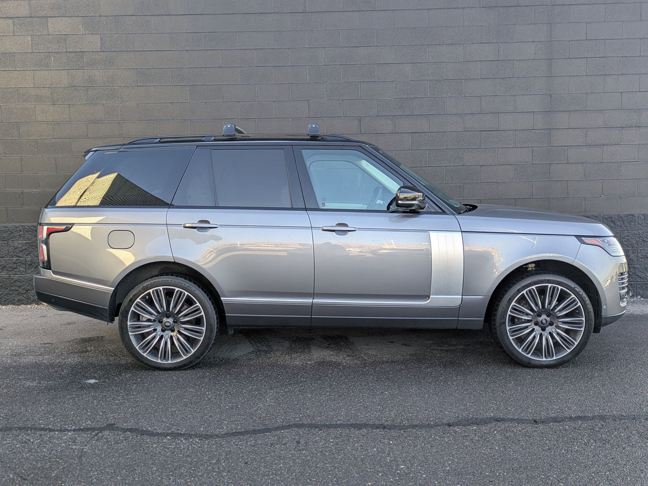 Used 2020 Land Rover Range Rover HSE image 4