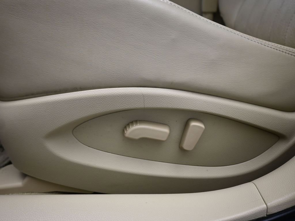 Used 2016 INFINITI QX50 2WD w/ Premium Plus Package image 10