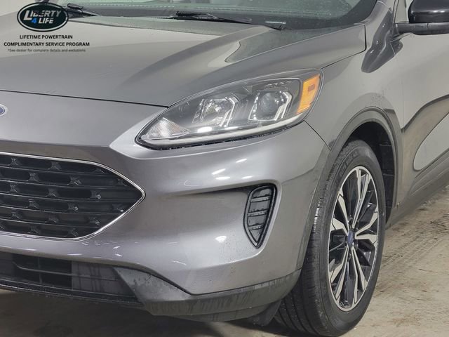 Used 2022 Ford Escape SE w/ SE Sport Appearance Package FWD image 9