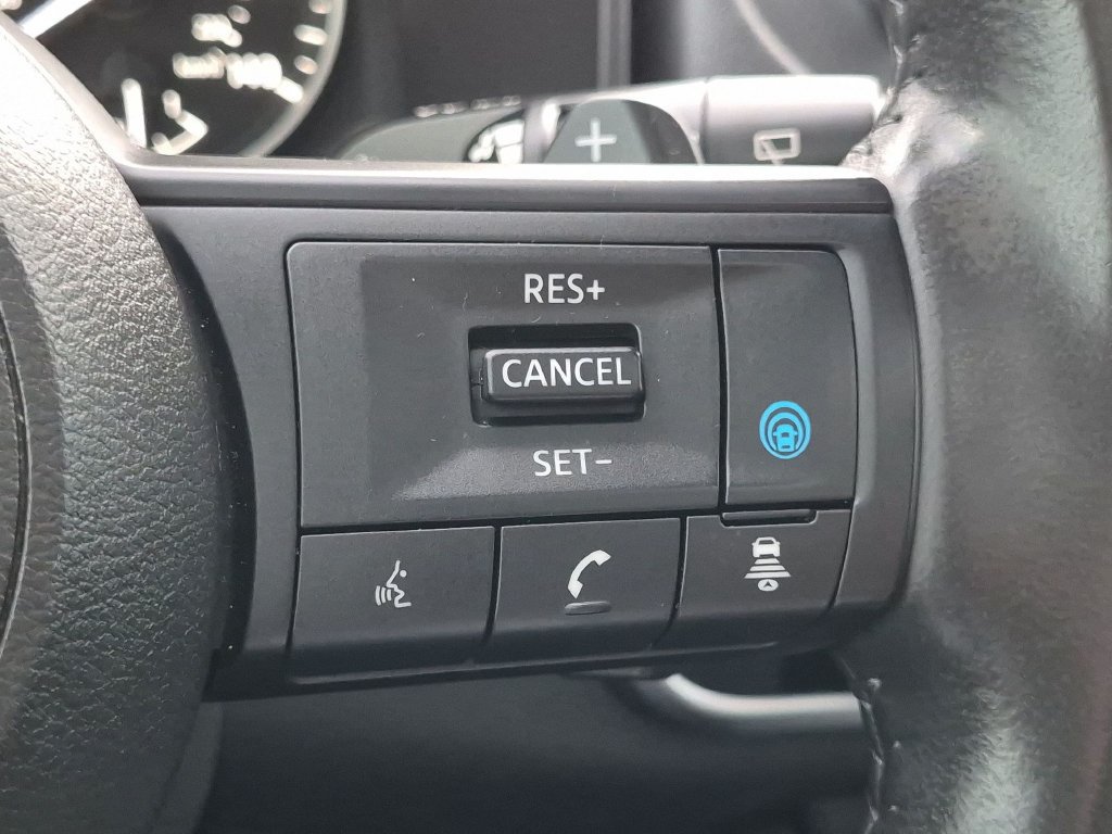 Used 2024 Nissan Rogue SV w/ SV Premium Package FWD image 16
