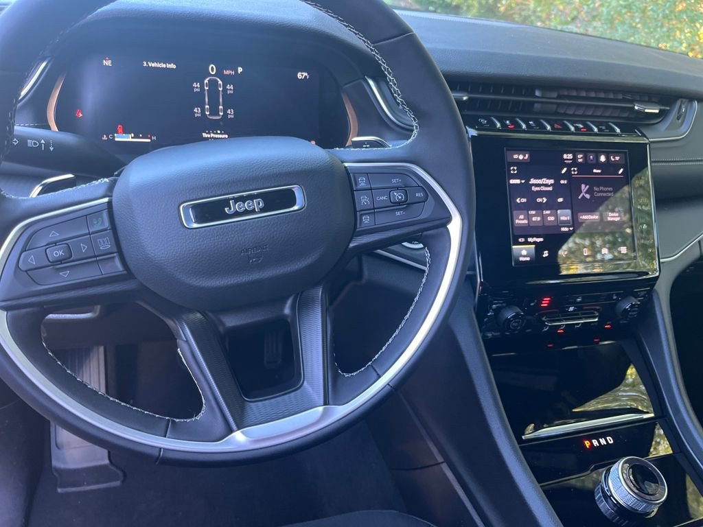 New 2025 Jeep Grand Cherokee L Laredo w/ Luxury Tech Group I image 10