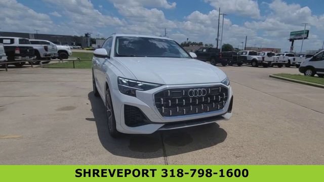 Used 2024 Audi Q8 Premium Plus AWD/4WD image 3