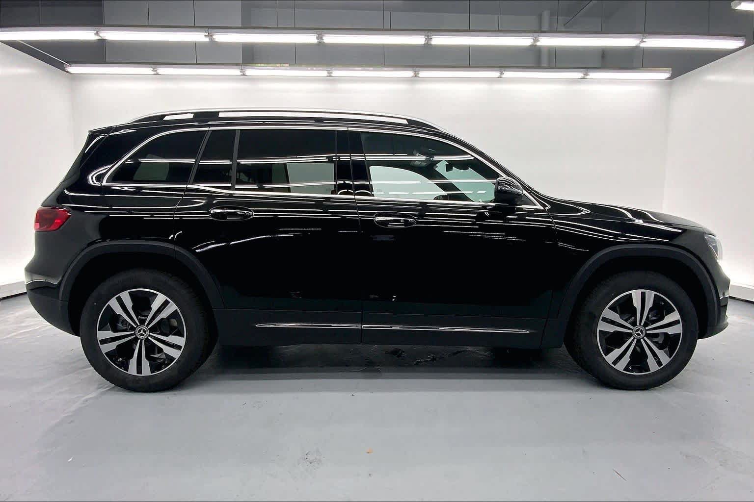 New 2026 Mercedes-Benz GLB 250 image 9