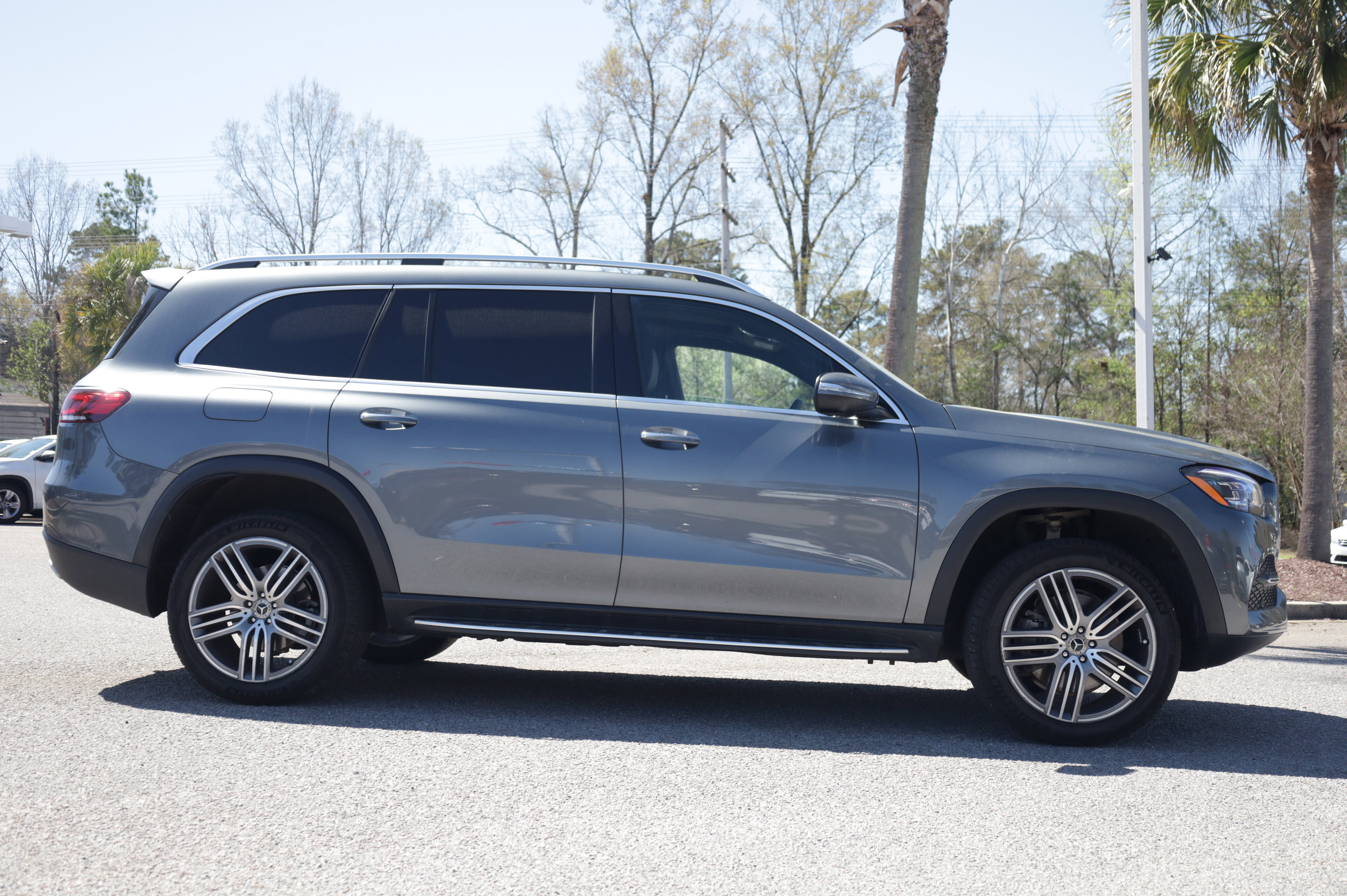 Used 2021 Mercedes-Benz GLS 450 4MATIC image 19