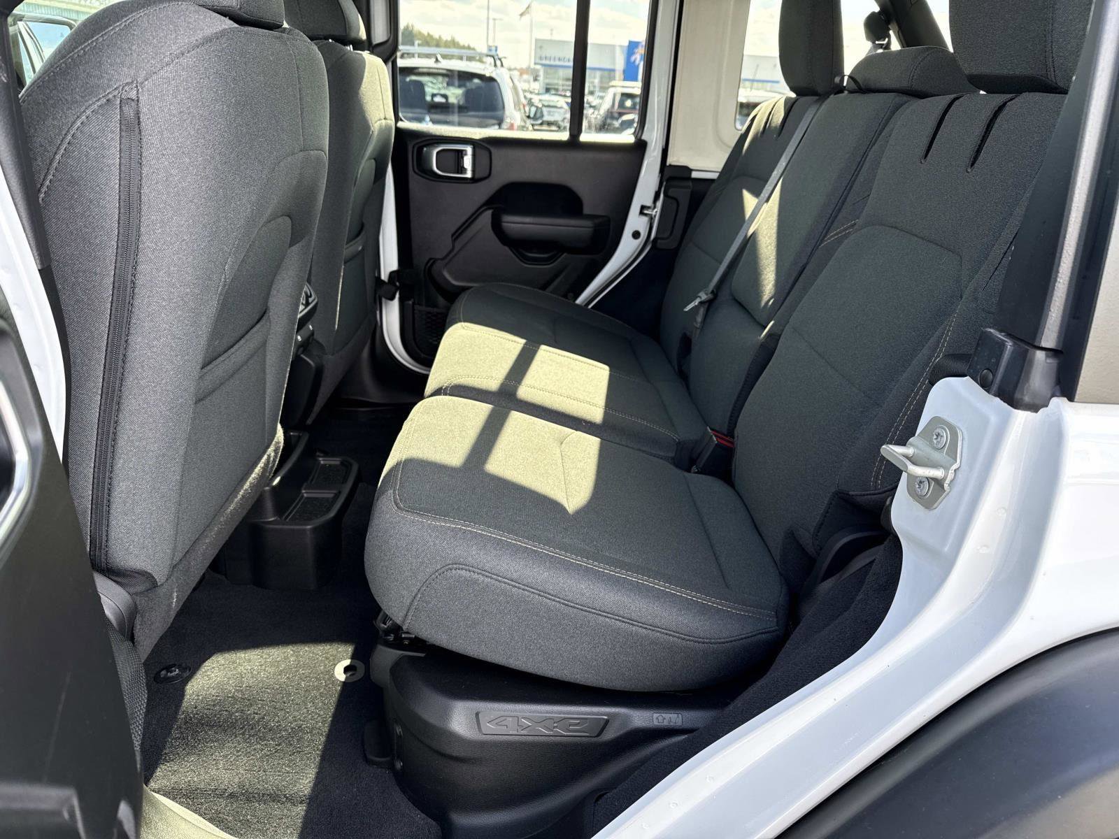 Used 2024 Jeep Wrangler Unlimited image 20