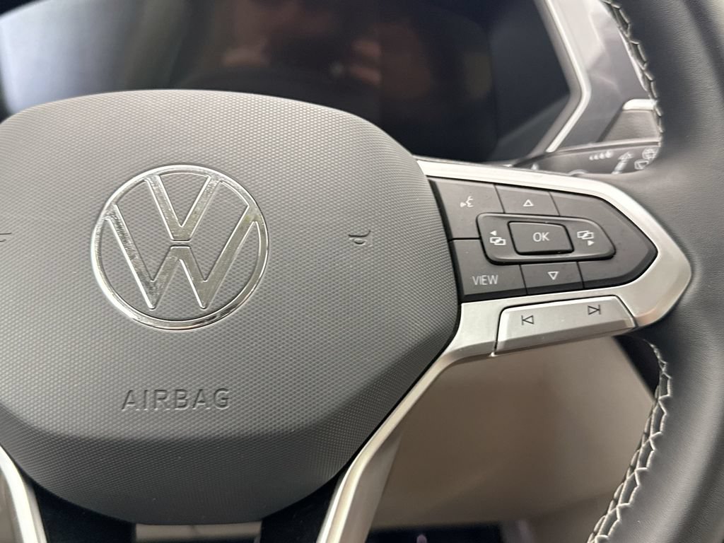 Used 2023 Volkswagen Tiguan SE FWD image 12