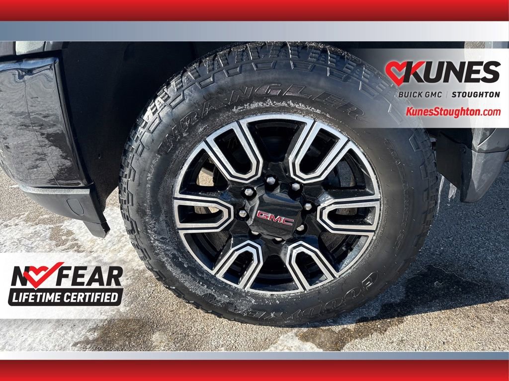 Used 2023 GMC Sierra 2500 AT4 image 16