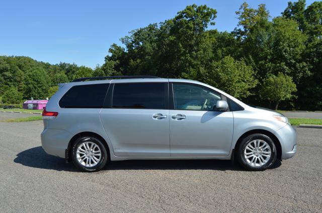 Used 2011 Toyota Sienna XLE w/ XLE Navigation Pkg FWD image 64