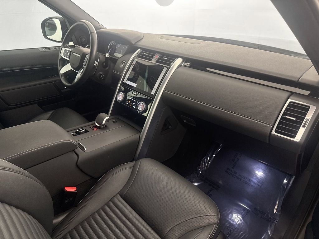 Certified 2023 Land Rover Discovery S R-Dynamic image 29
