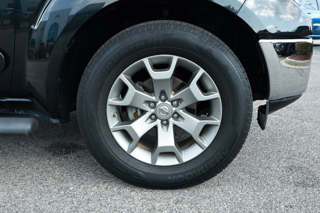 Used 2019 Nissan Frontier SL RWD image 5