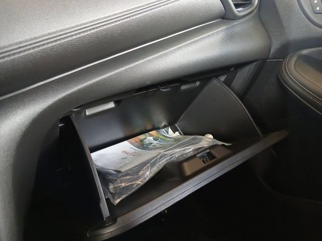 Used 2023 Buick Encore GX Essence w/ Experience Buick Package FWD image 26