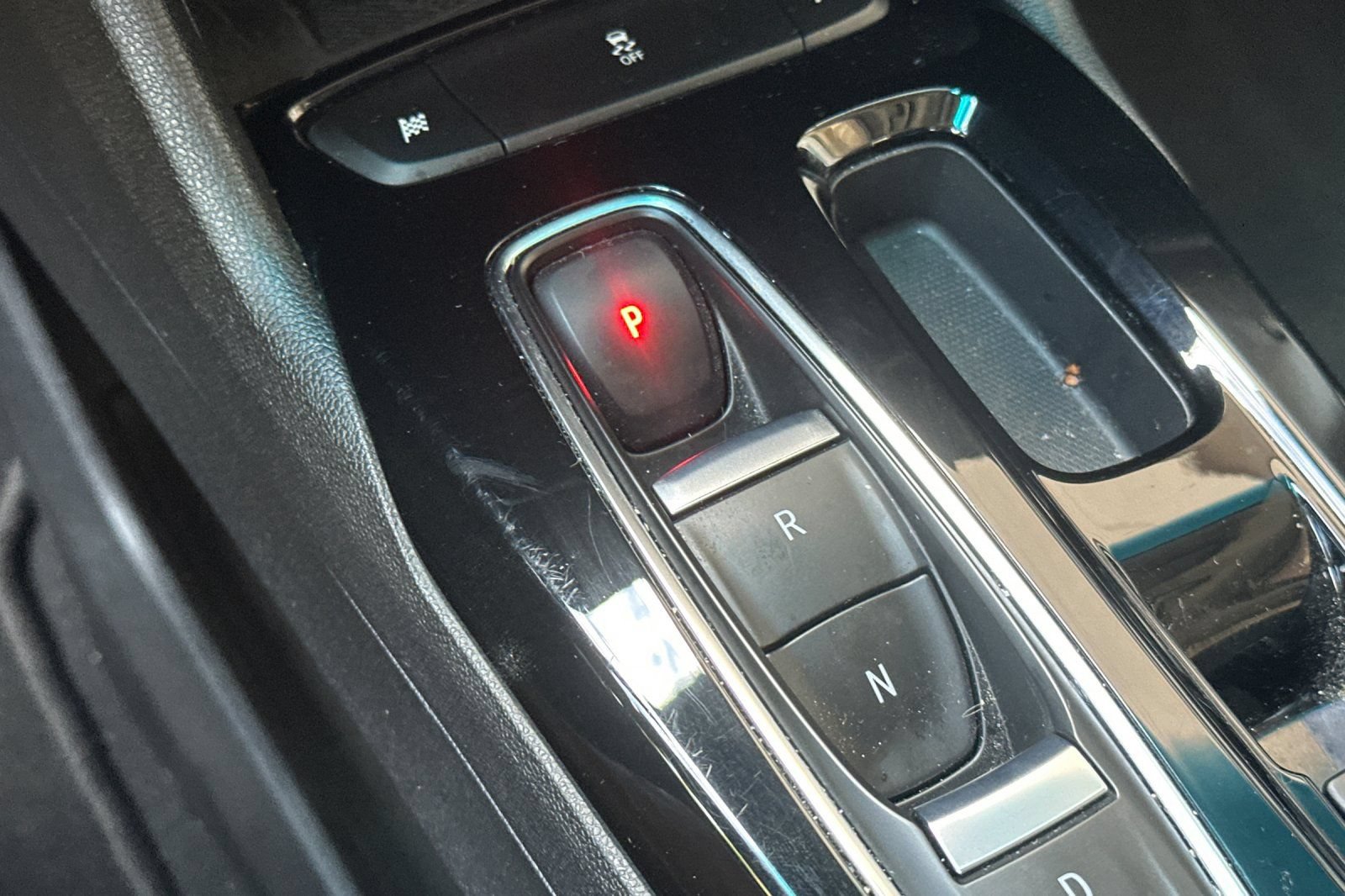 Used 2023 Chevrolet Bolt LT w/ Infotainment Package FWD image 32