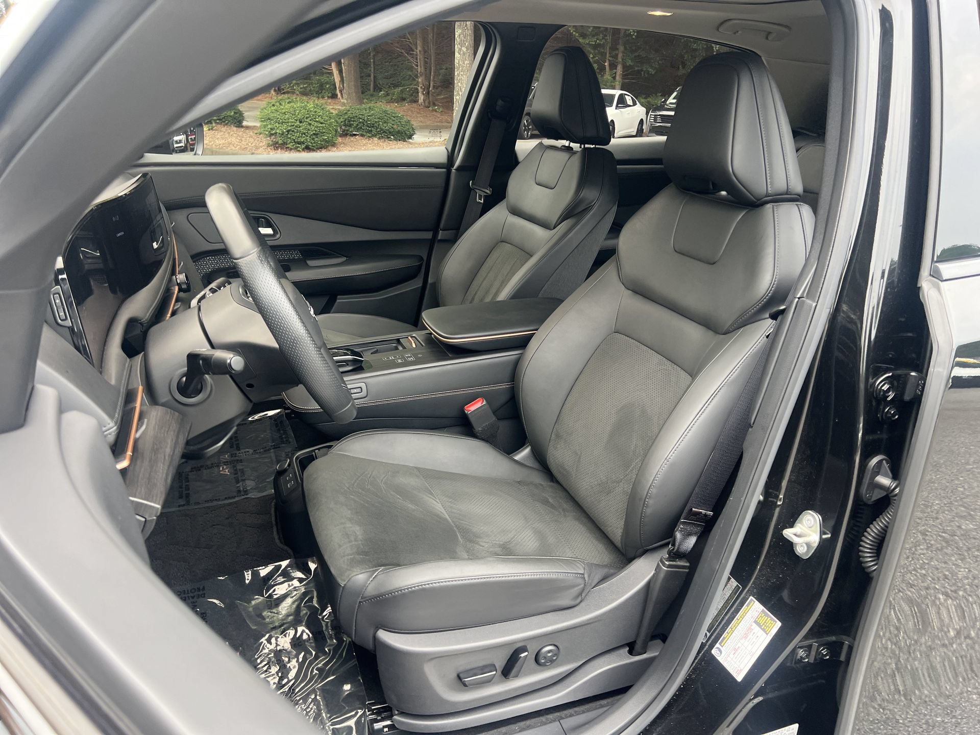 Certified 2024 Nissan Ariya FWD image 20