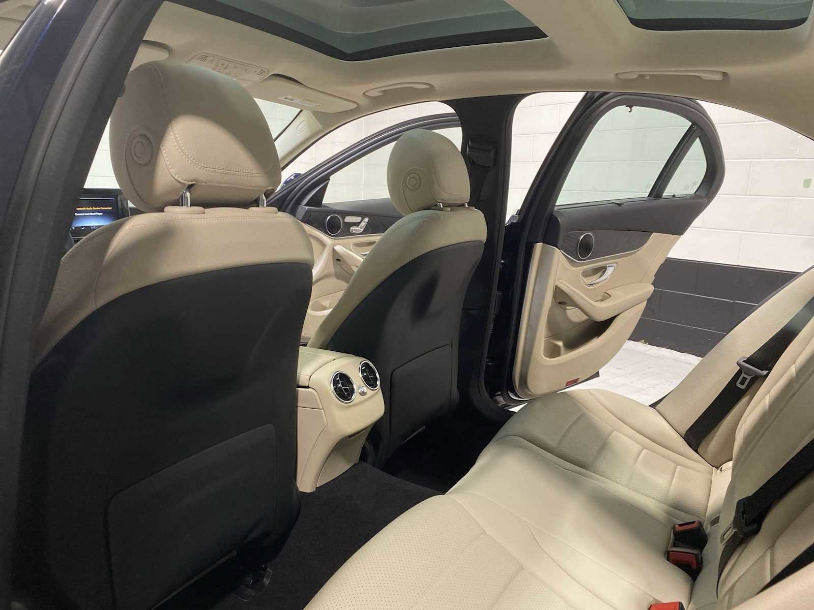 Used 2016 Mercedes-Benz C 300 4MATIC Sedan image 12