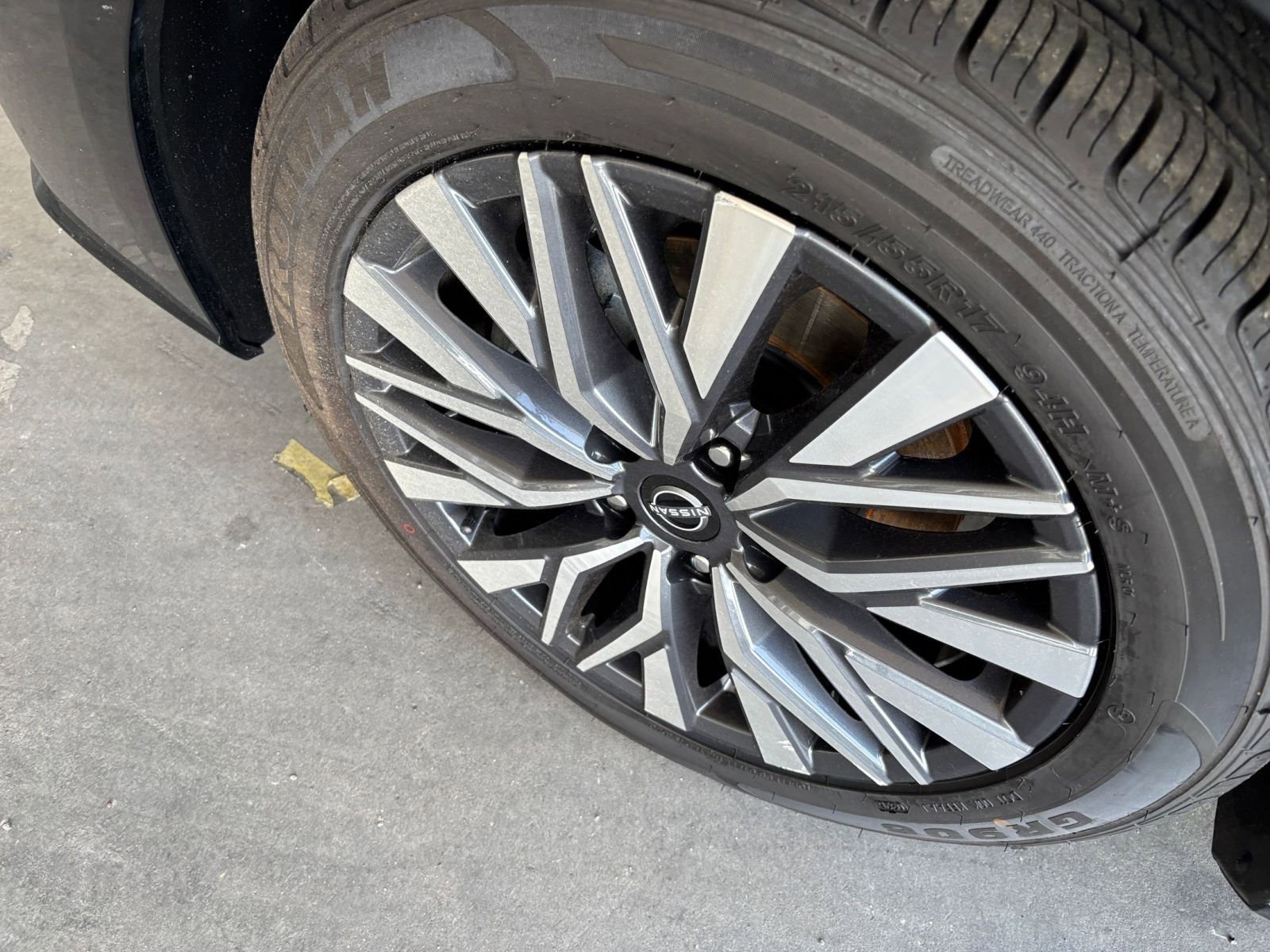 Used 2025 Nissan Altima 2.5 SV FWD image 31
