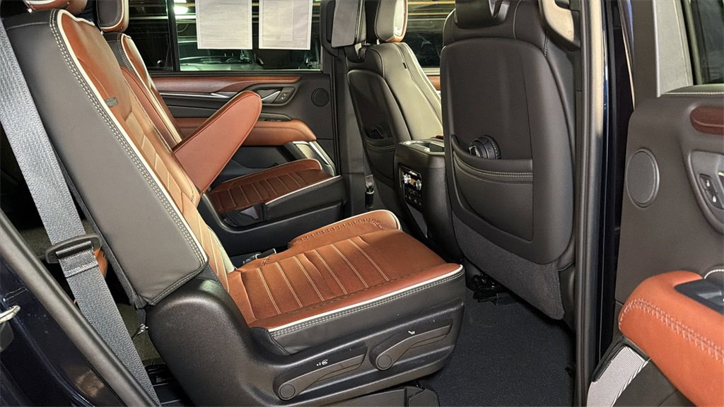 Used 2024 GMC Yukon Denali Ultimate image 13