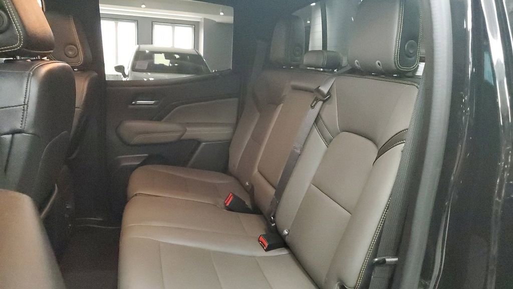 Used 2023 Chevrolet Colorado ZR2 w/ ZR2 Convenience Package III image 13