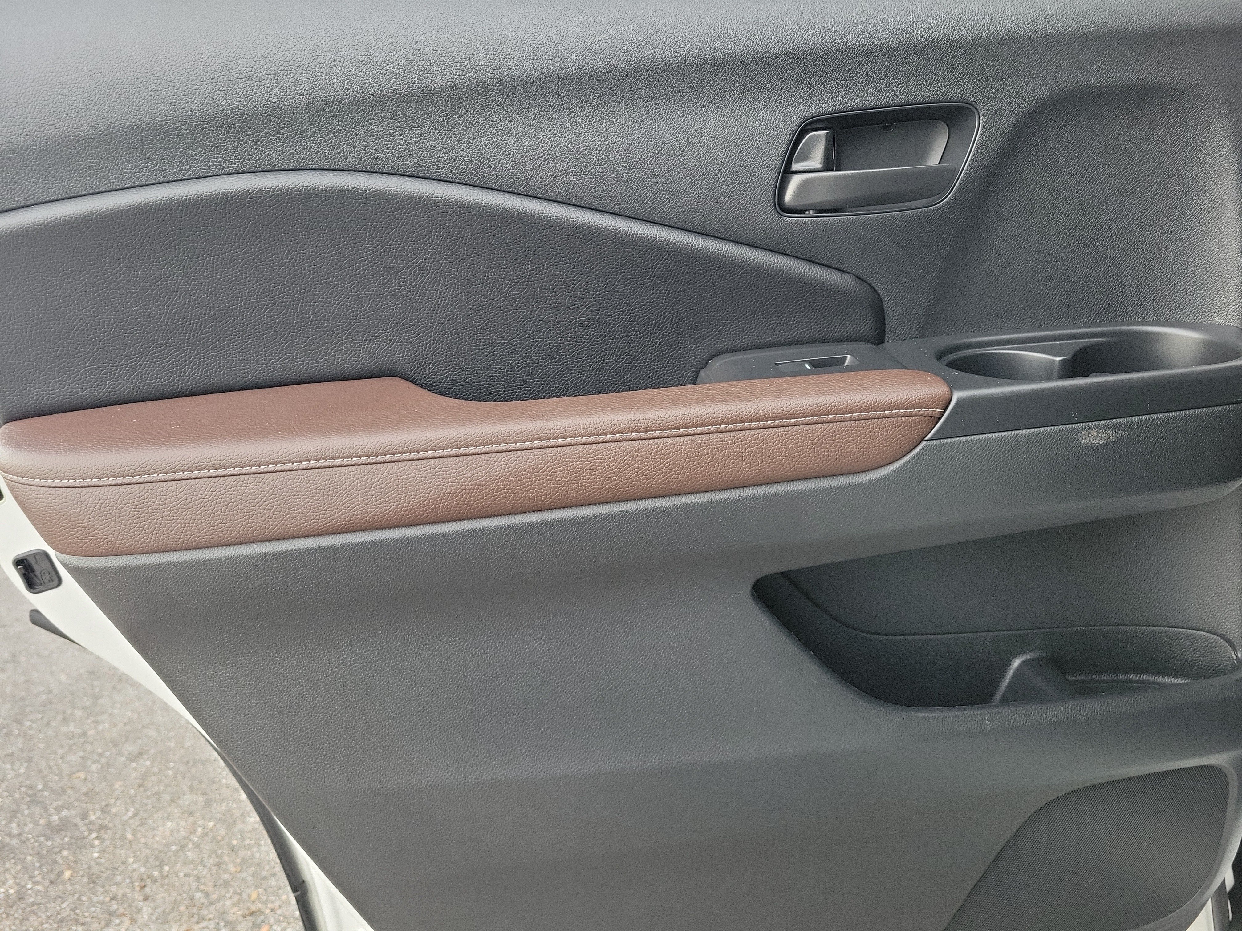 Used 2025 Honda Passport EX-L image 15