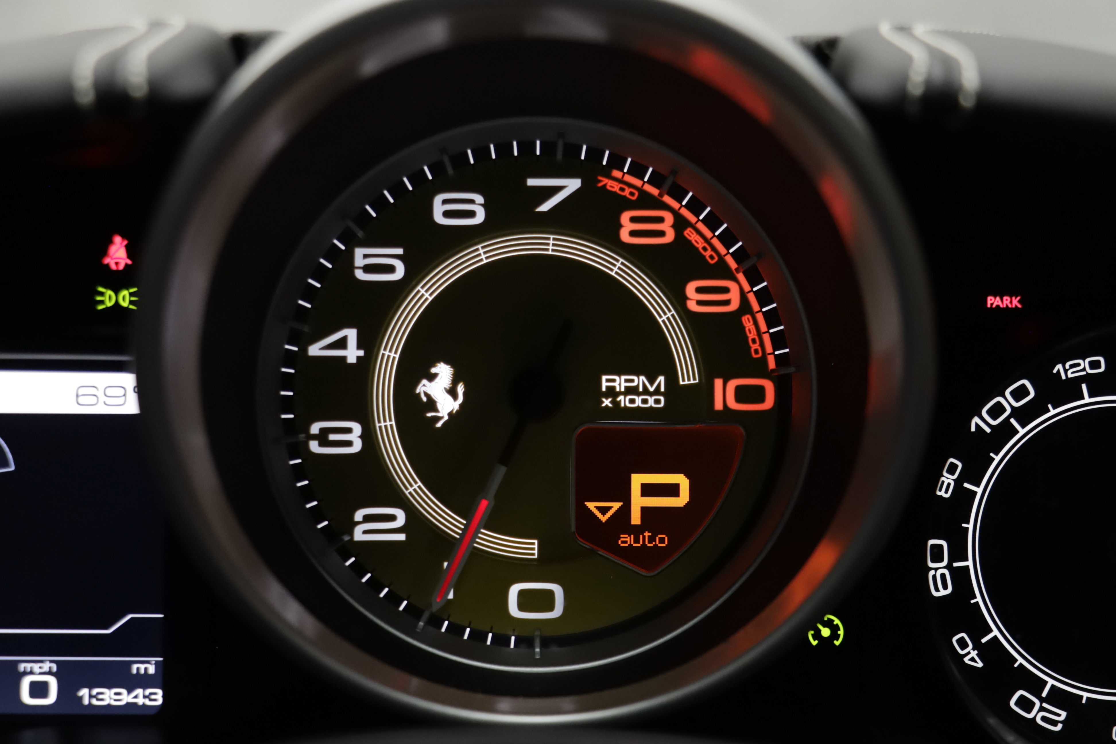Used 2017 Ferrari California T RWD image 16