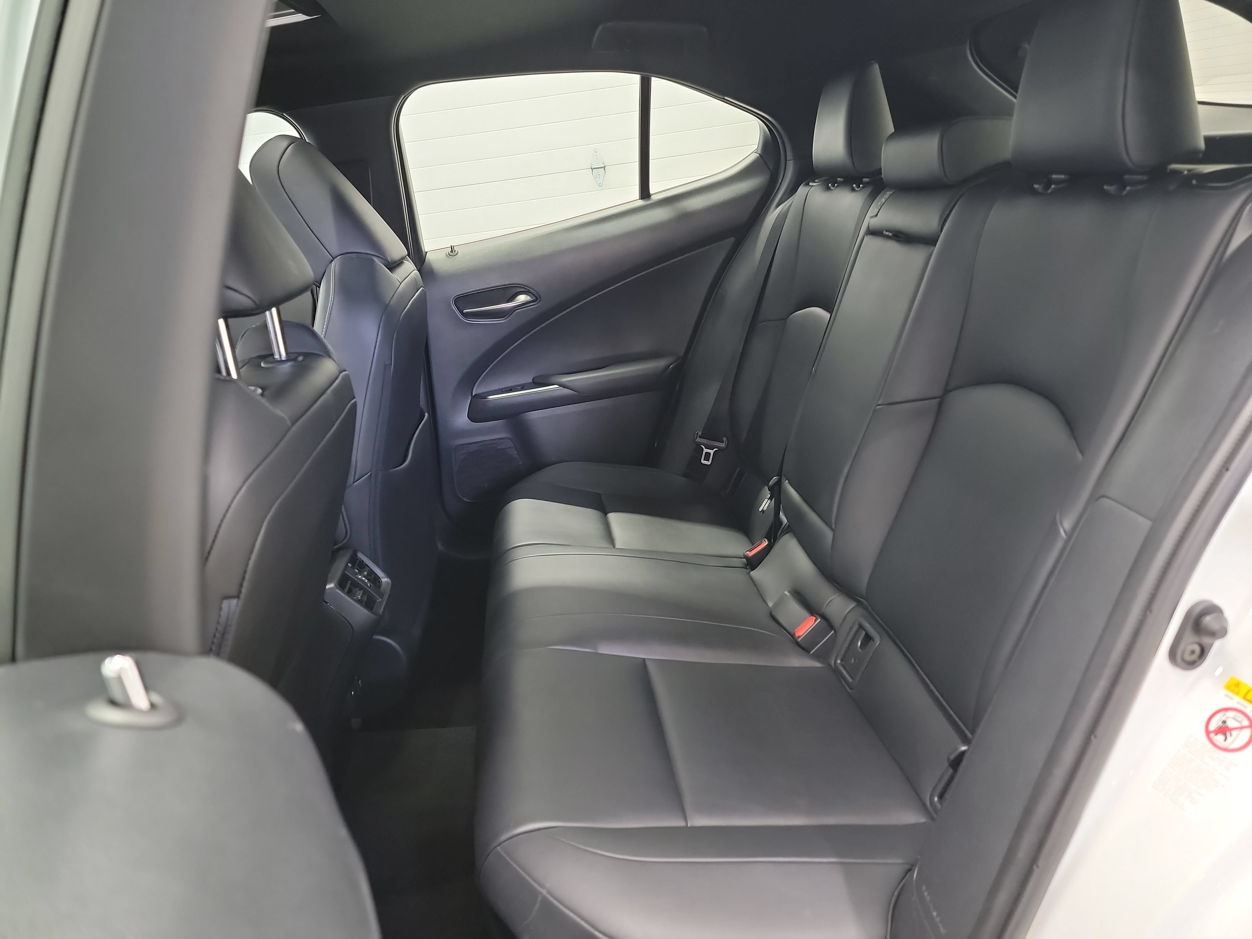 Used 2019 Lexus UX 250h AWD/4WD image 18