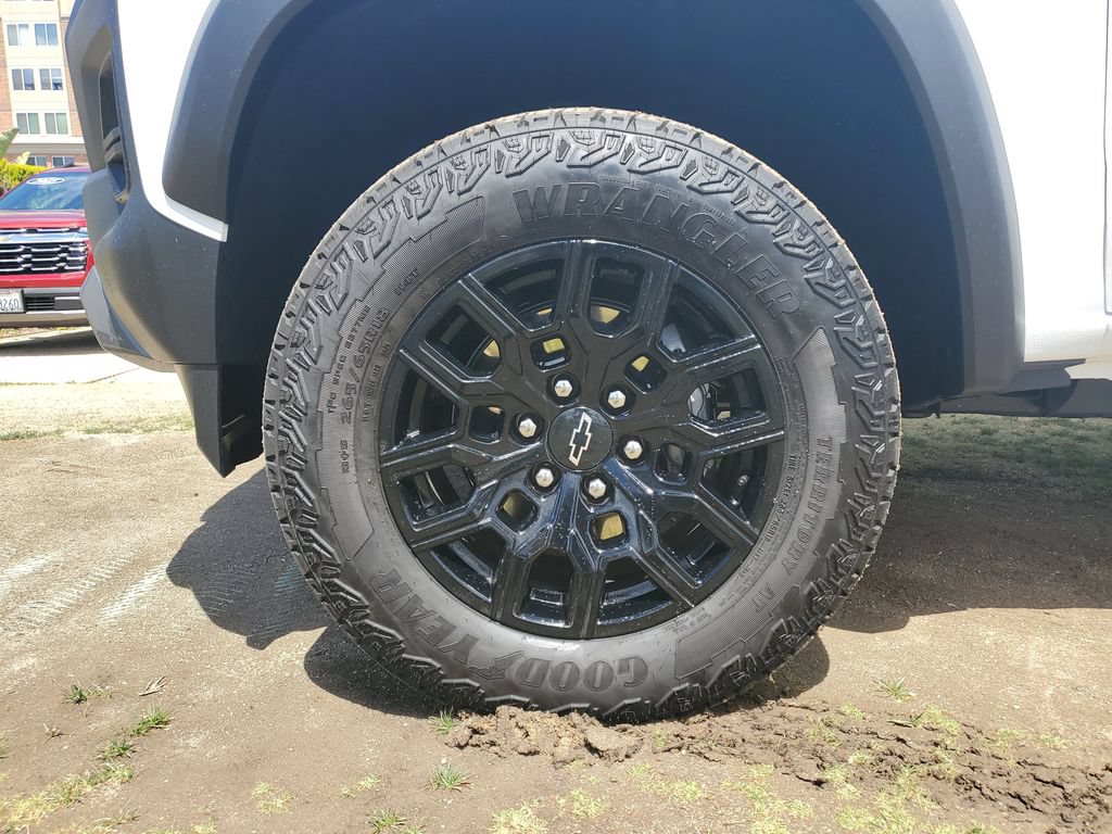 Used 2026 Chevrolet Colorado Trail Boss AWD/4WD image 7