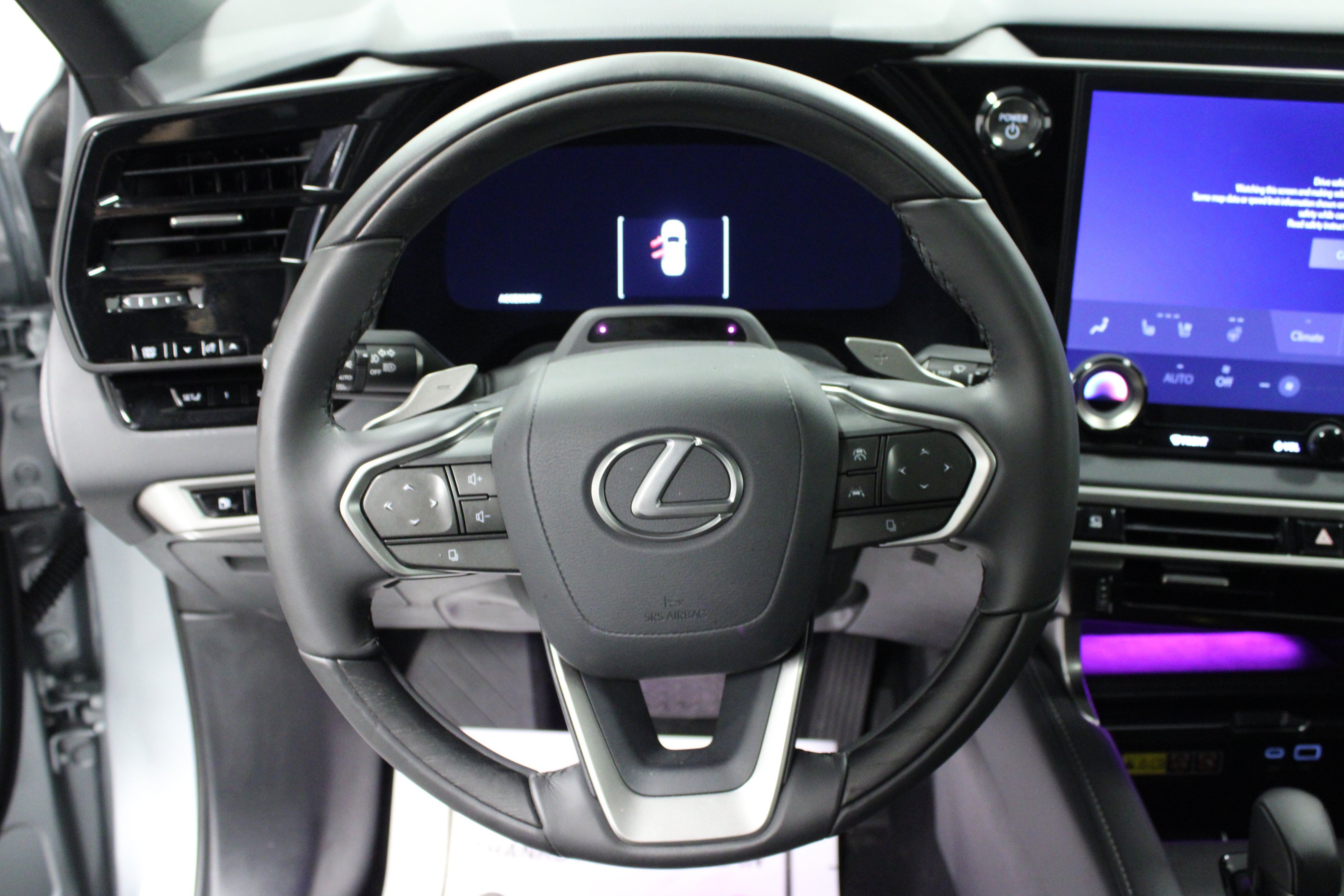 Used 2025 Lexus RX 350 w/ Convenience Package AWD/4WD image 17