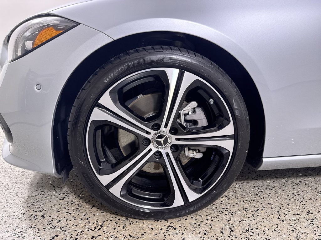Used 2025 Mercedes-Benz C 300 Sedan image 10