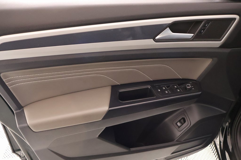 Used 2021 Volkswagen Atlas SEL R-Line image 18