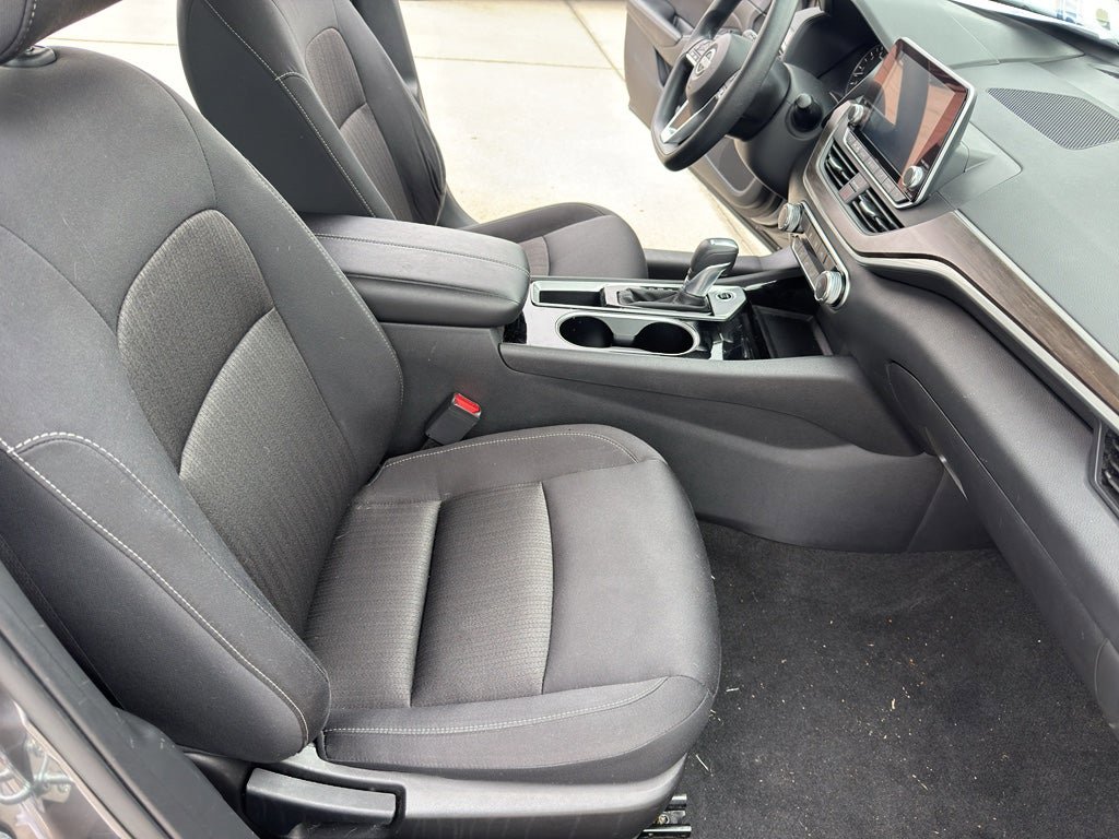 Used 2024 Nissan Altima 2.5 SV FWD image 26
