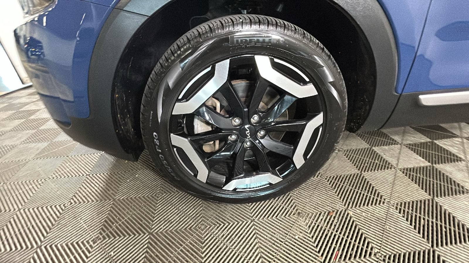 Used 2024 Kia Telluride S AWD/4WD image 11