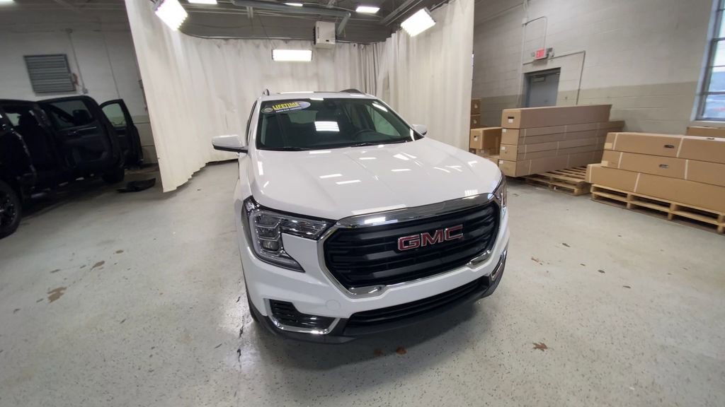 Certified 2023 GMC Terrain SLE w/ Driver Convenience Package FWD image 4