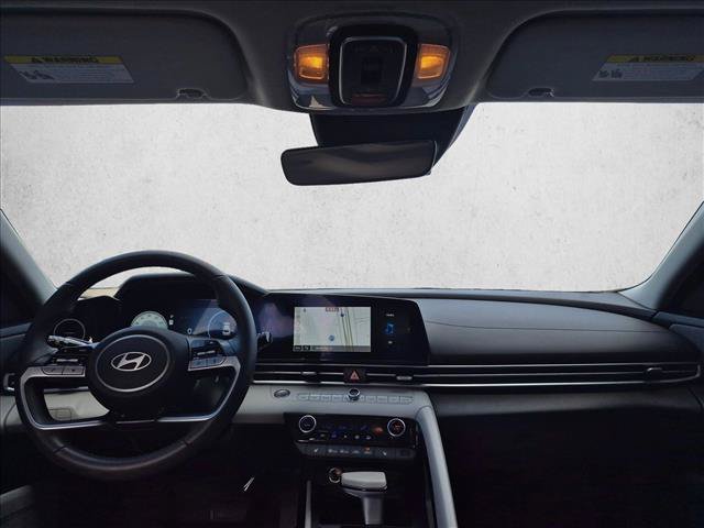 Used 2025 Hyundai Elantra Limited FWD image 16