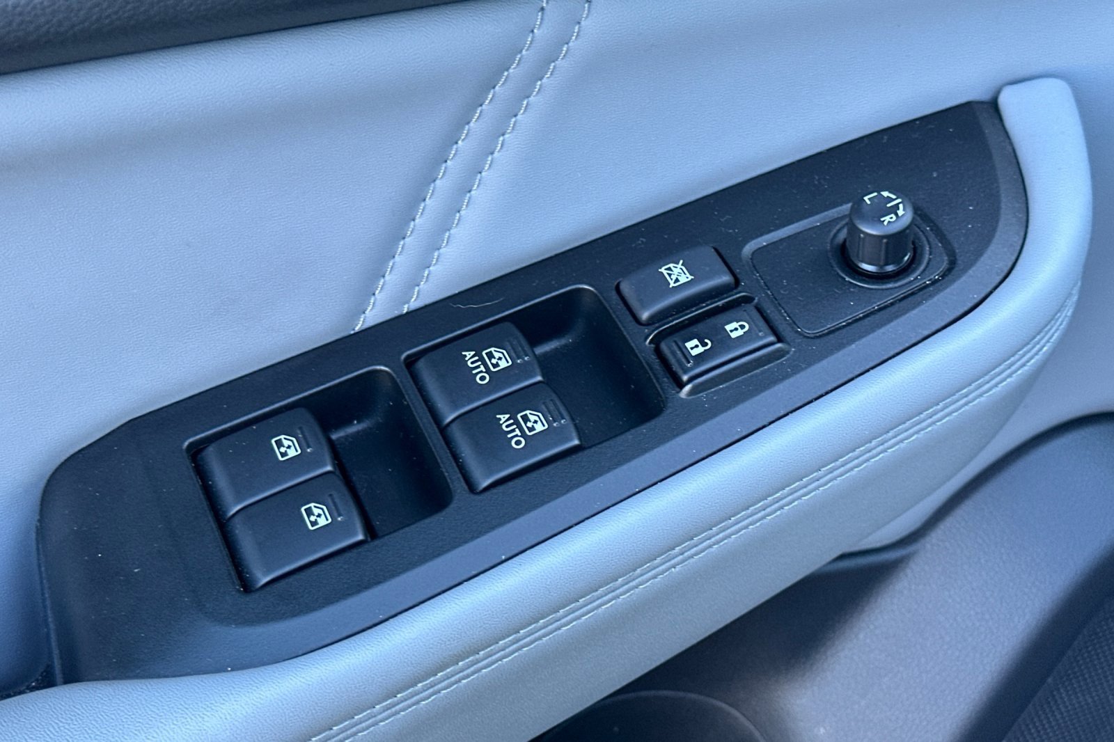 Used 2019 Subaru Legacy 2.5i Limited w/ Popular Package #2A image 11