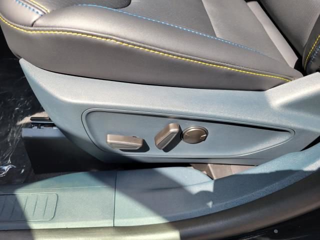 New 2025 Ford Maverick Lobo image 18