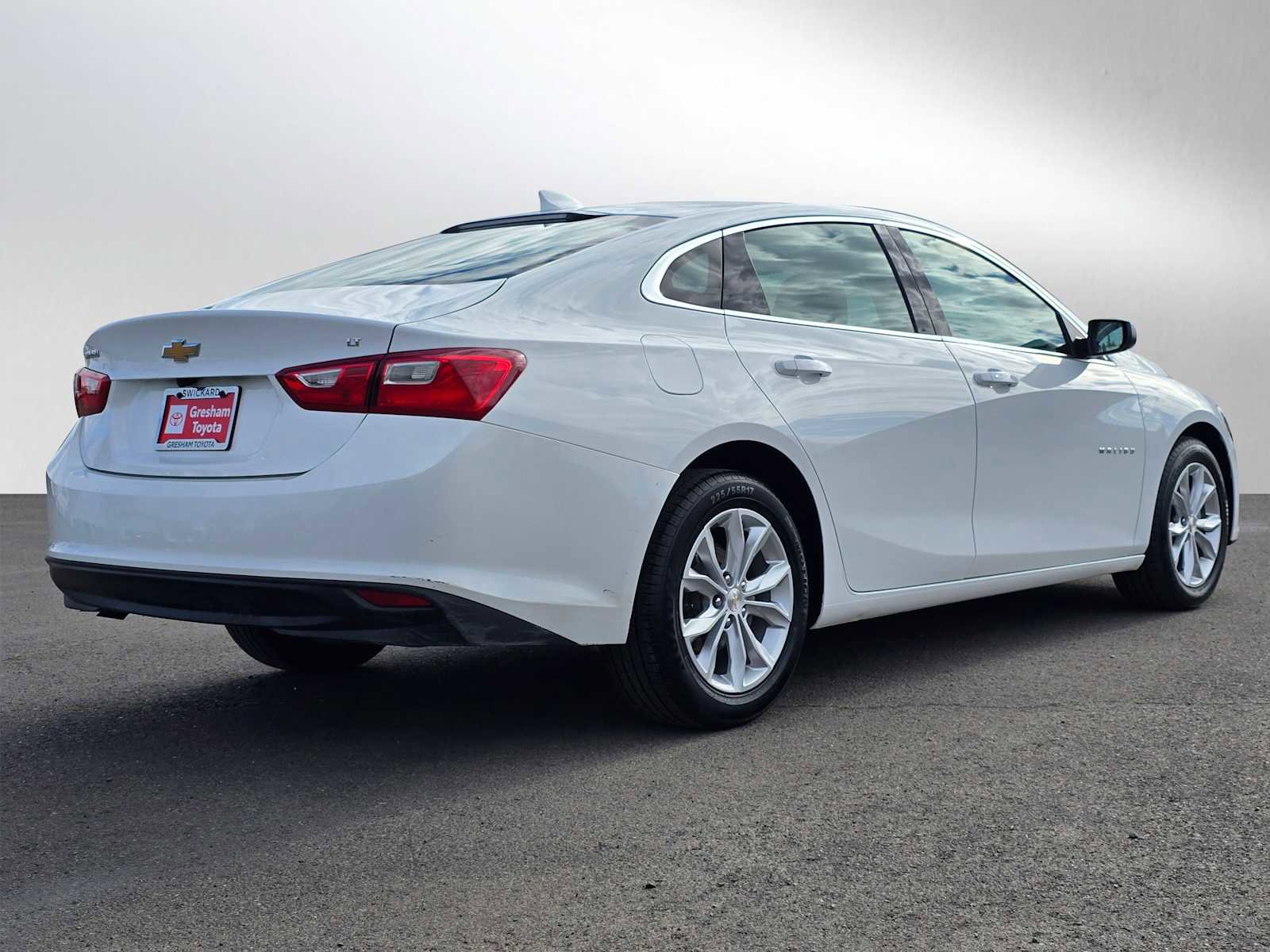 Used 2023 Chevrolet Malibu LT image 3