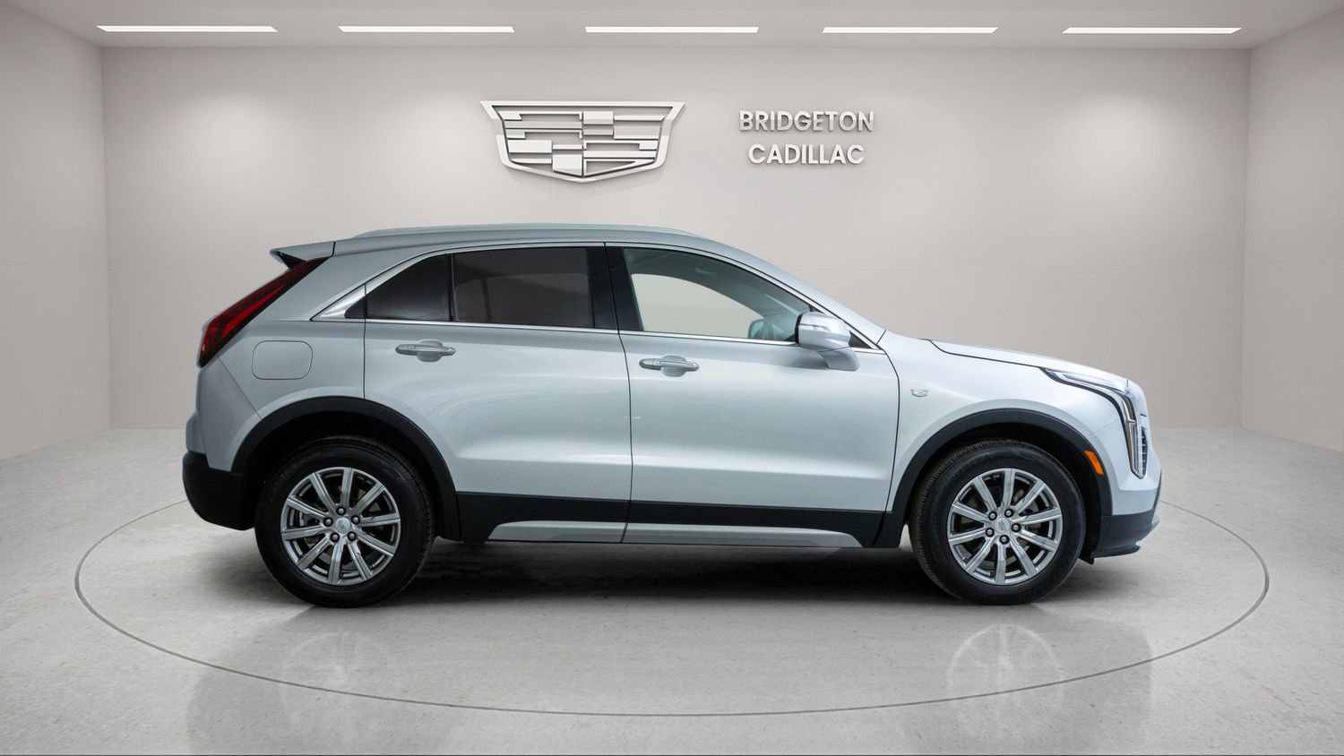 Used 2022 Cadillac XT4 Premium Luxury w/ Safety Alert Package AWD/4WD image 8