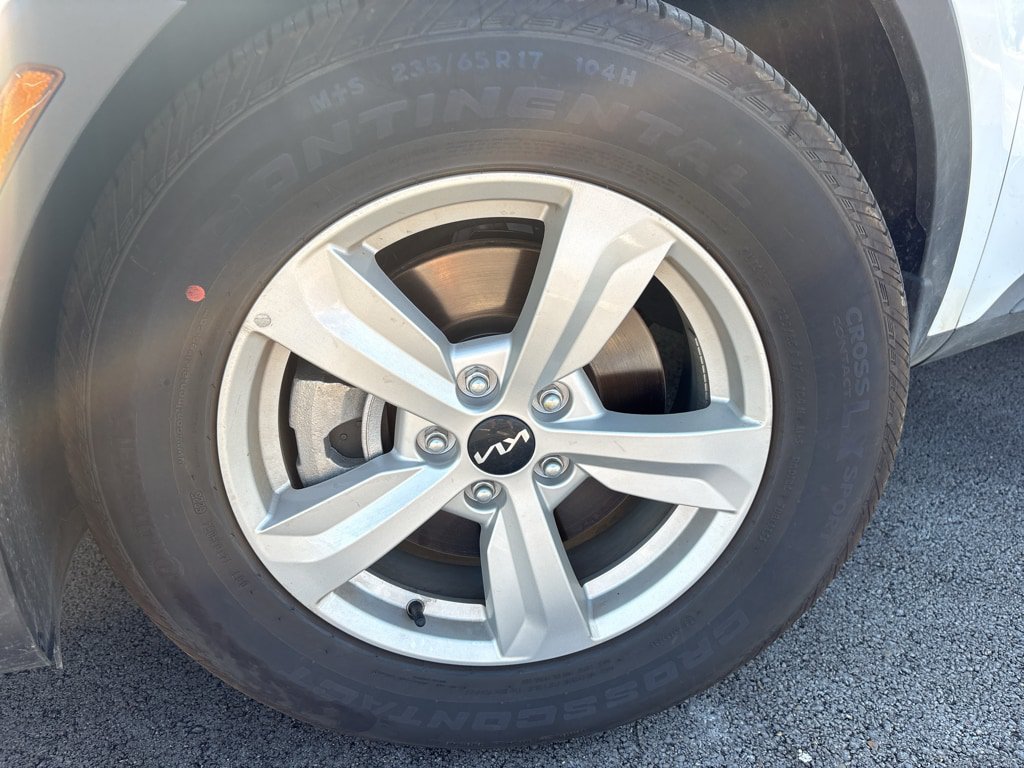 Certified 2026 Kia Sorento LX FWD image 12